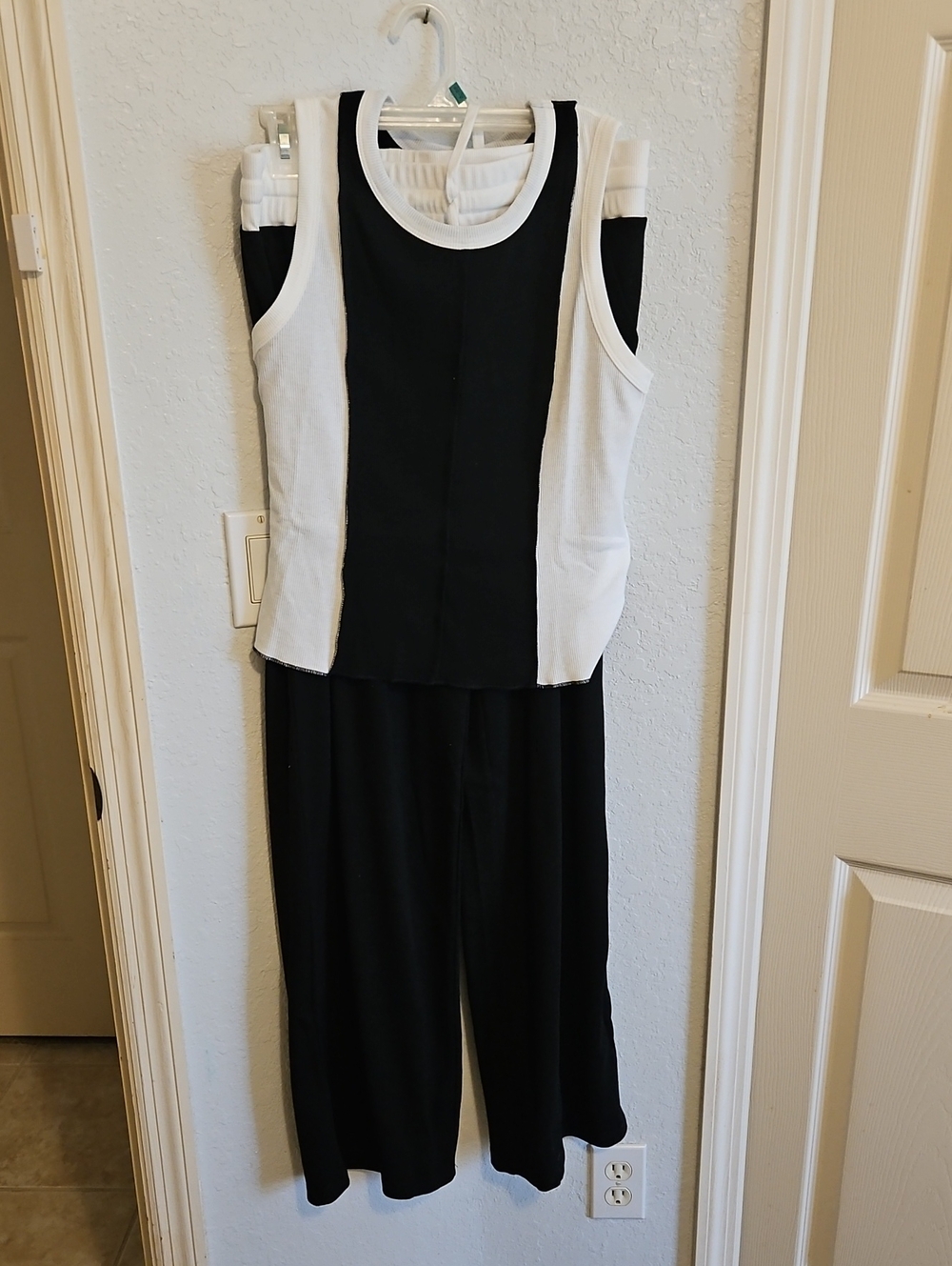 Chic Black and White Wide-Leg Jumpsuit